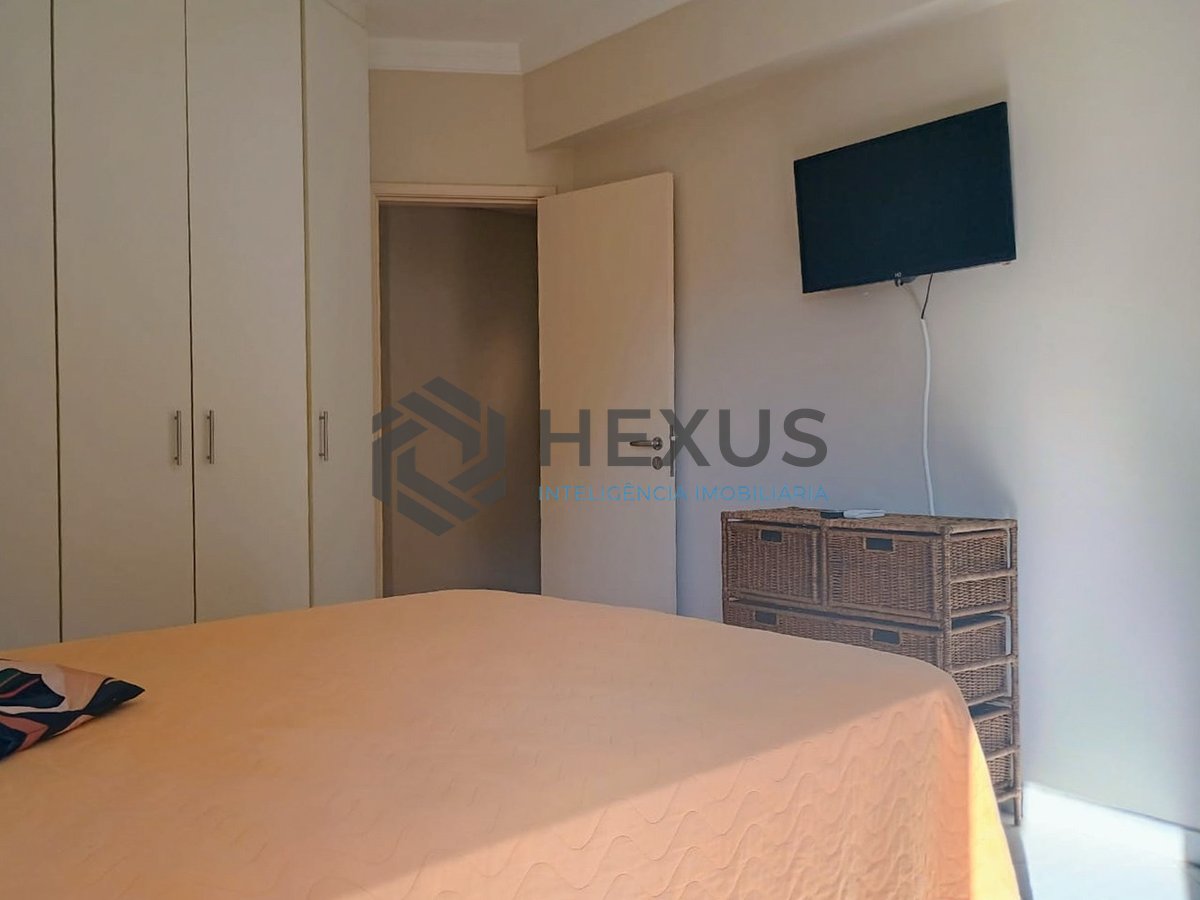 Foto 12 de Apartamento beira mar com varanda e lazer na Praia da Enseada, Guaruja