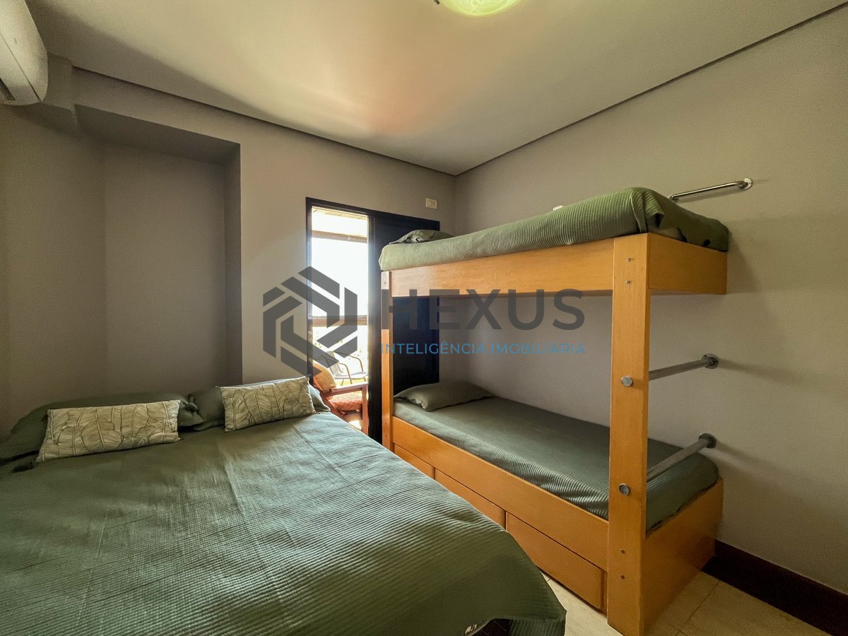 Foto 14 de Apartamento com varanda, vista mar e lazer de clube na beira mar da Praia da Enseada, Guaruja
