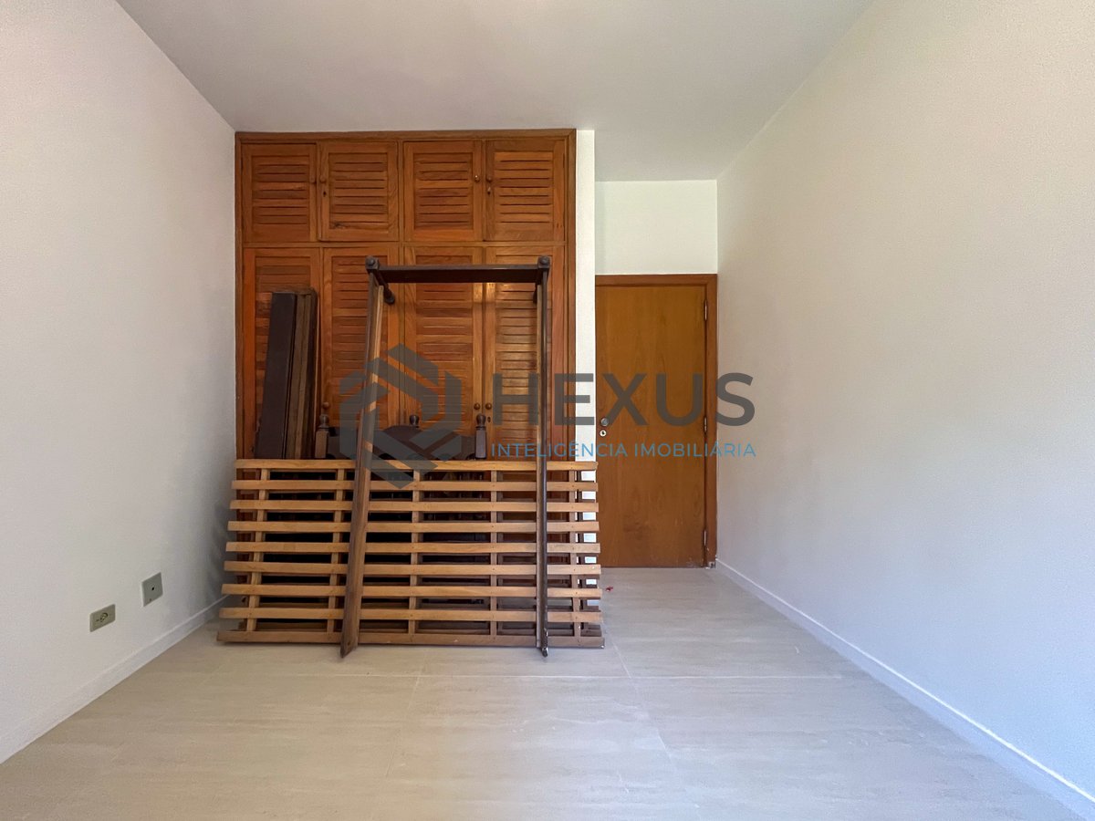 Foto 28 de Apartamento frente mar com varanda e vista mar na Praia das Pitangueiras, Guaruja