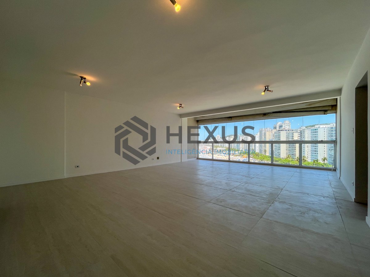 Foto 5 de Apartamento frente mar com varanda e vista mar na Praia das Pitangueiras, Guaruja