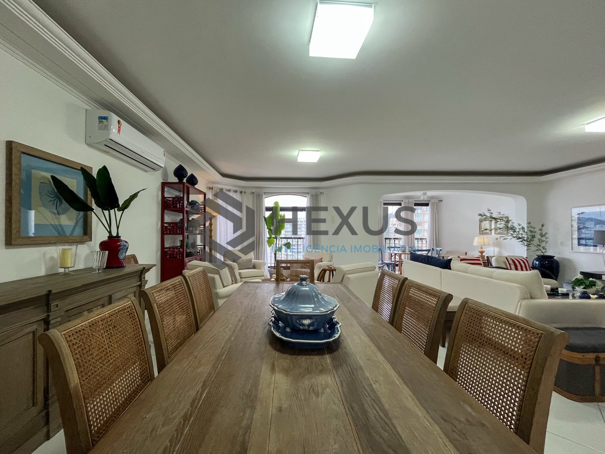 Foto 5 de Apartamento frente mar com varanda e vista mar na Praia das Pitangueiras, Guaruja