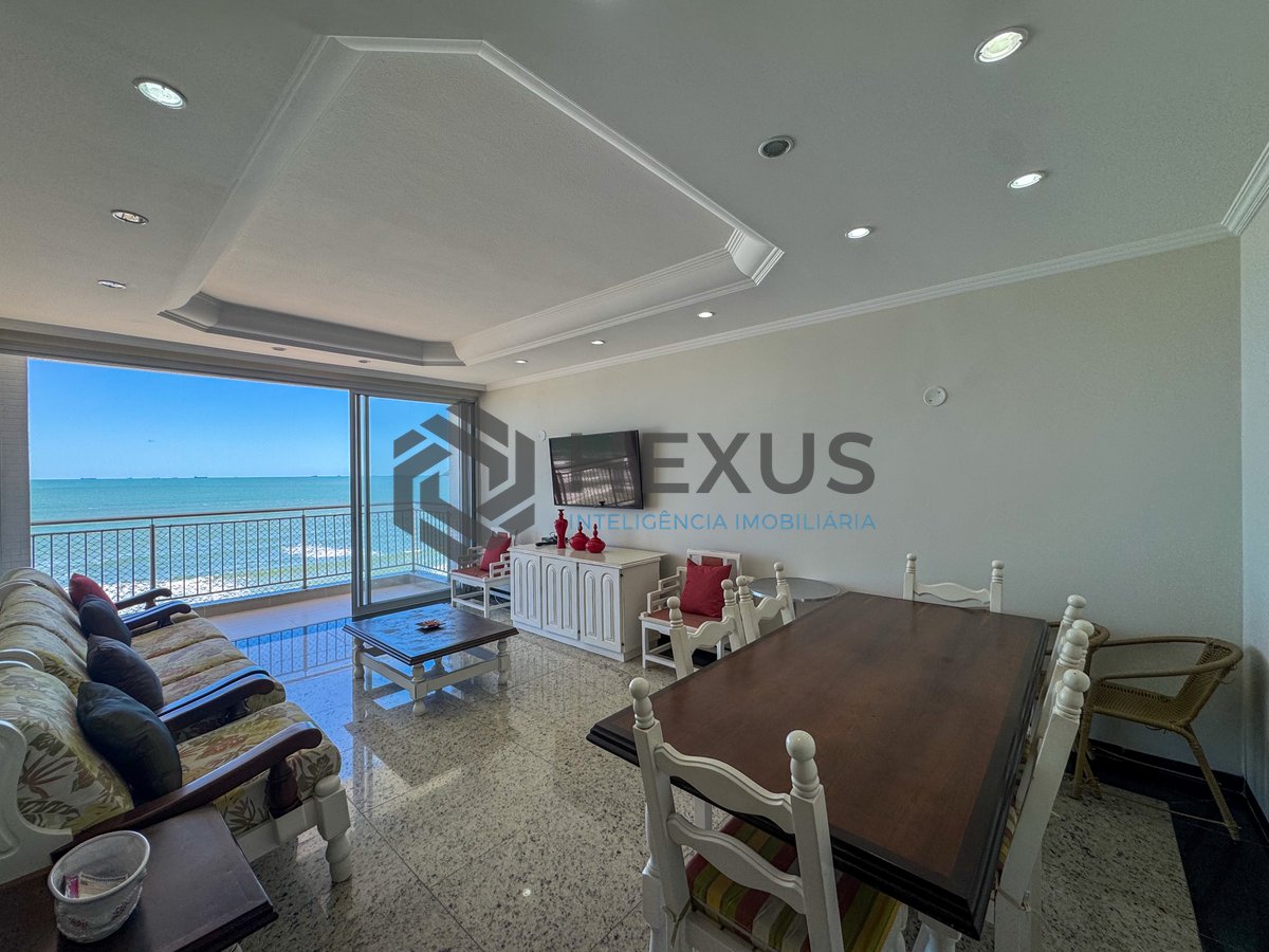 Foto 3 de Apartamento frente mar com varanda na Praia das Pitangueiras, Guaruja