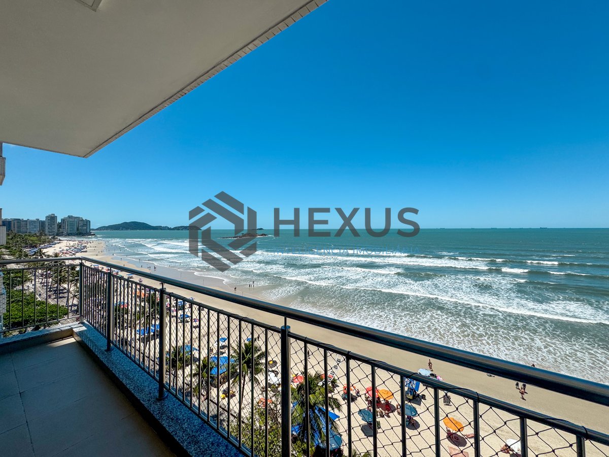 Foto 6 de Apartamento frente mar com varanda na Praia das Pitangueiras, Guaruja