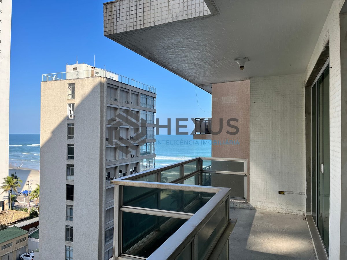 Foto 2 de Apartamento com varanda e vista mar na beira mar da Praia das Pitangueiras, Guaruja