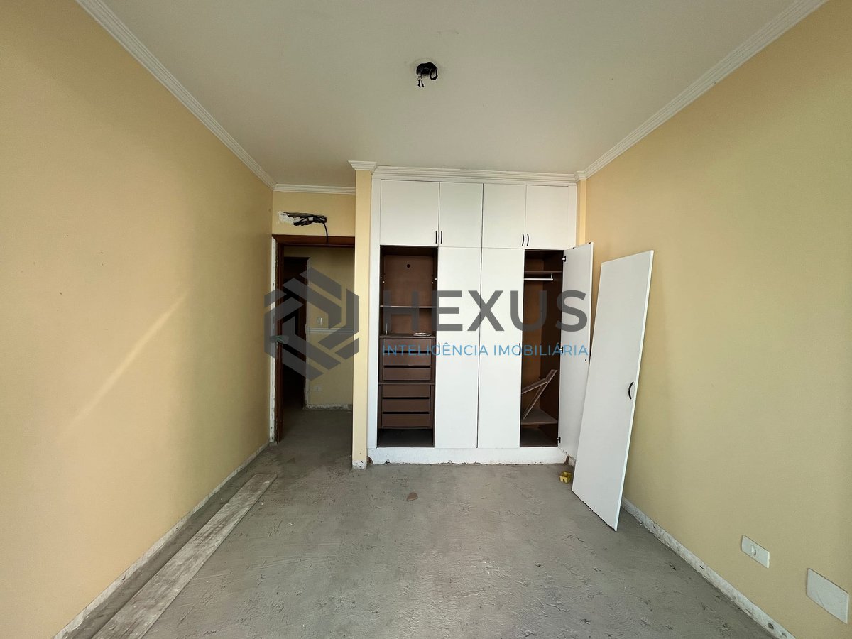 Foto 10 de Apartamento com varanda e vista mar na beira mar da Praia das Pitangueiras, Guaruja