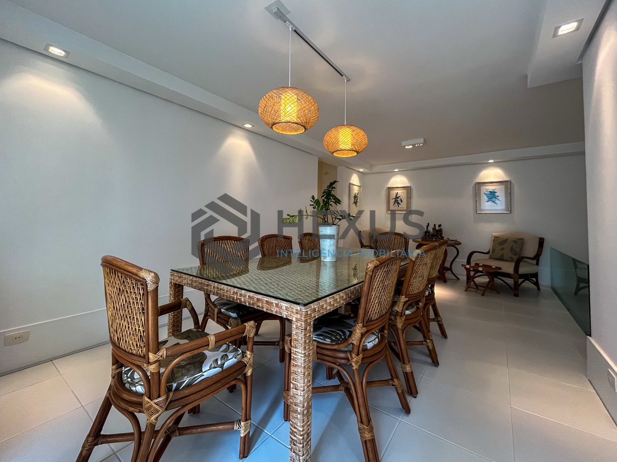Foto 5 de Apartamento com varanda e vista mar na quadra mar da Praia das Pitangueiras, Guaruja