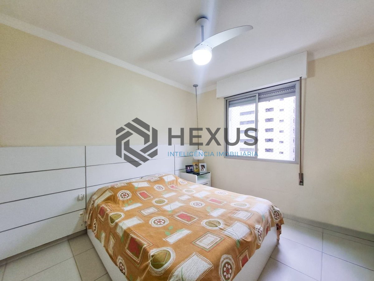 Foto 12 de Apartamento com varanda a uma quadra da Praia das Pitangueiras, Guaruja
