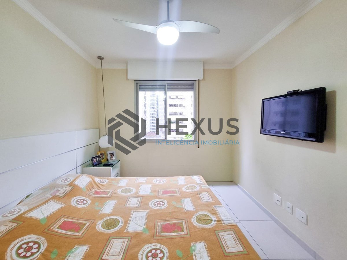 Foto 13 de Apartamento com varanda a uma quadra da Praia das Pitangueiras, Guaruja