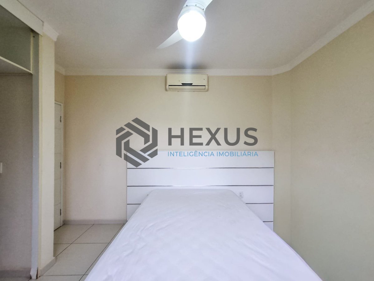 Foto 19 de Apartamento com varanda a uma quadra da Praia das Pitangueiras, Guaruja