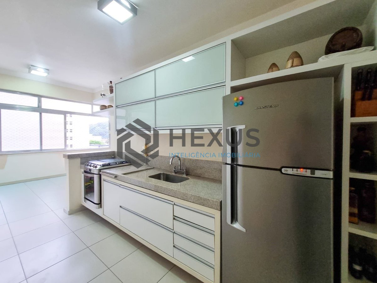Foto 29 de Apartamento com varanda a uma quadra da Praia das Pitangueiras, Guaruja