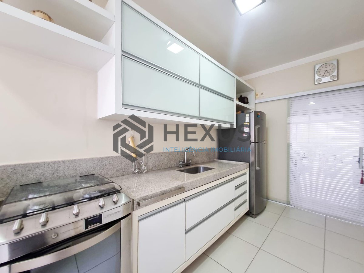 Foto 30 de Apartamento com varanda a uma quadra da Praia das Pitangueiras, Guaruja