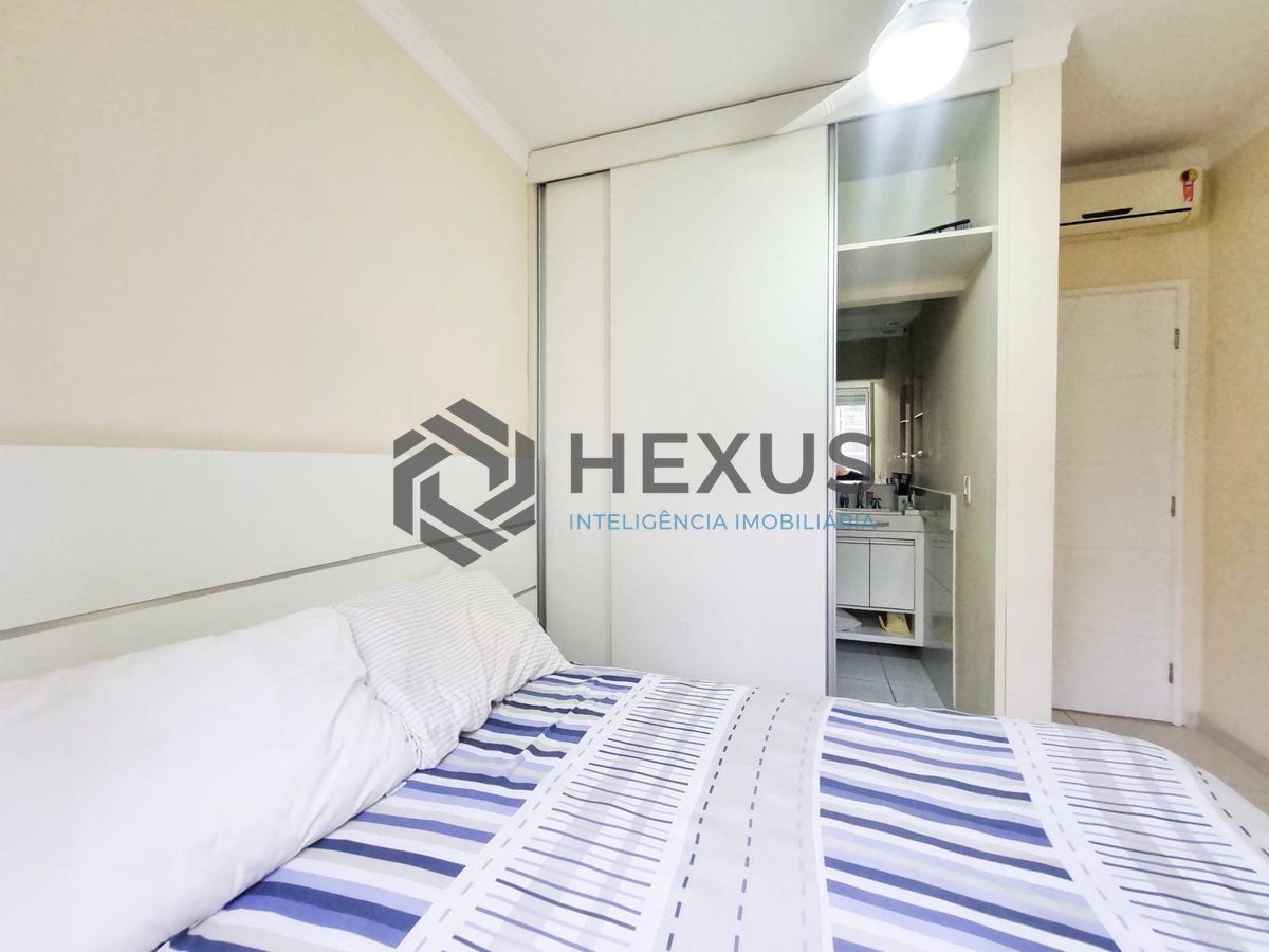 Foto 9 de Apartamento com varanda a uma quadra da Praia das Pitangueiras, Guaruja