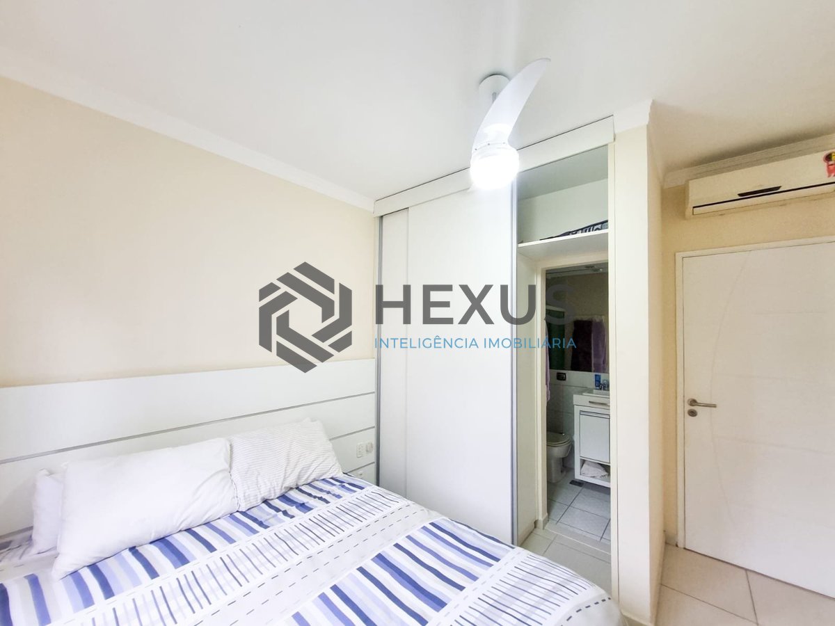 Foto 10 de Apartamento com varanda a uma quadra da Praia das Pitangueiras, Guaruja