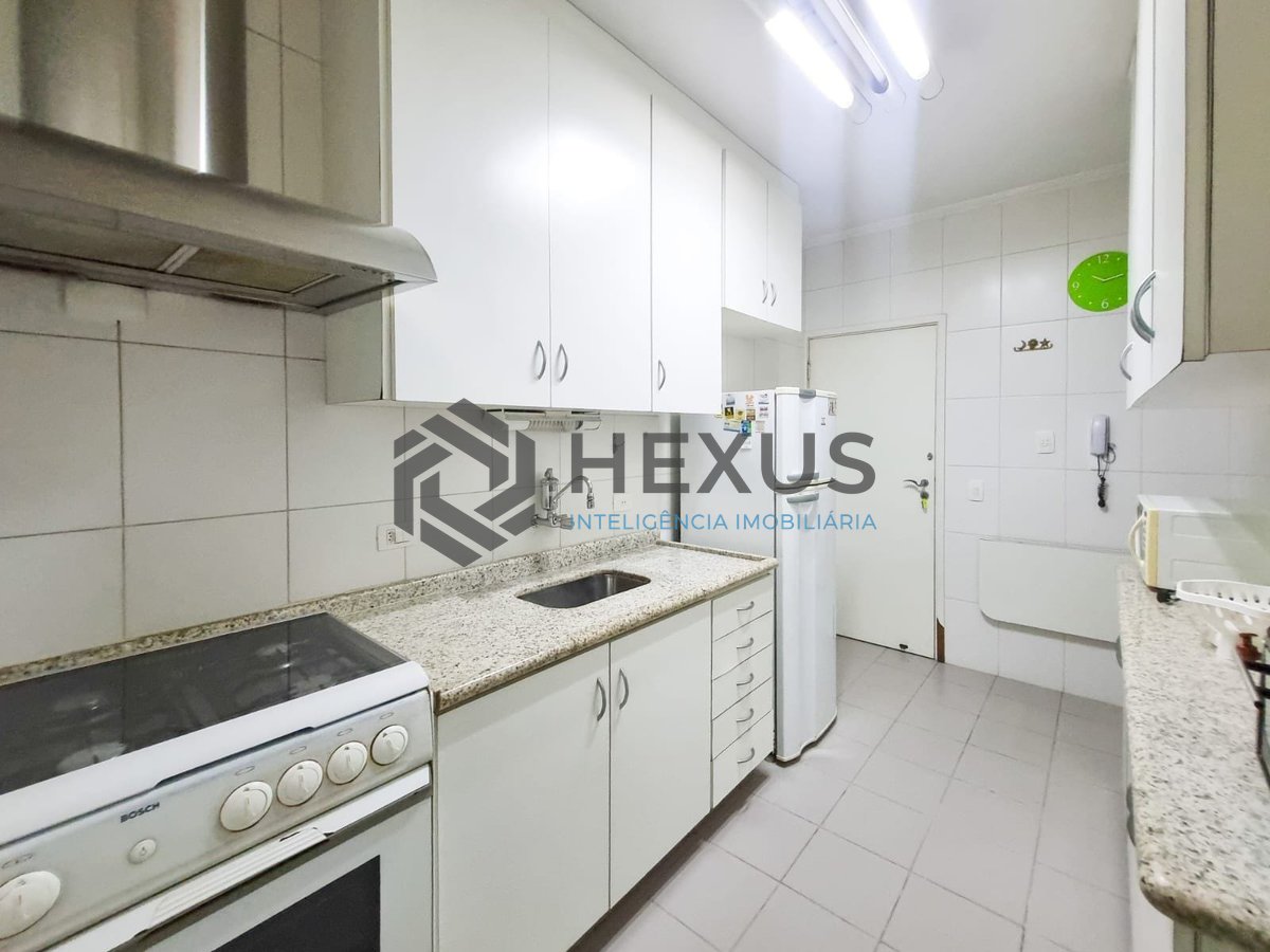 Foto 21 de Apartamento com varanda e lazer a uma quadra da Praia das Pitangueiras, Guaruja