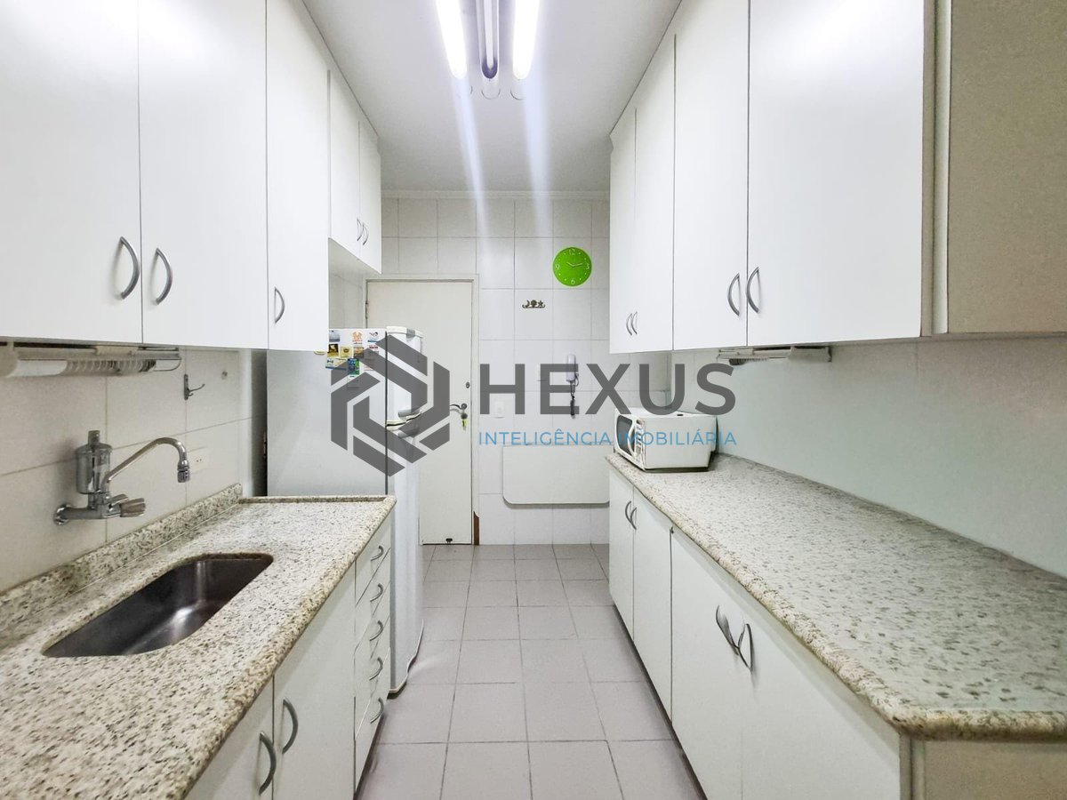 Foto 22 de Apartamento com varanda e lazer a uma quadra da Praia das Pitangueiras, Guaruja