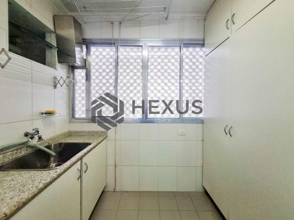 Foto 27 de Apartamento com varanda e lazer a uma quadra da Praia das Pitangueiras, Guaruja