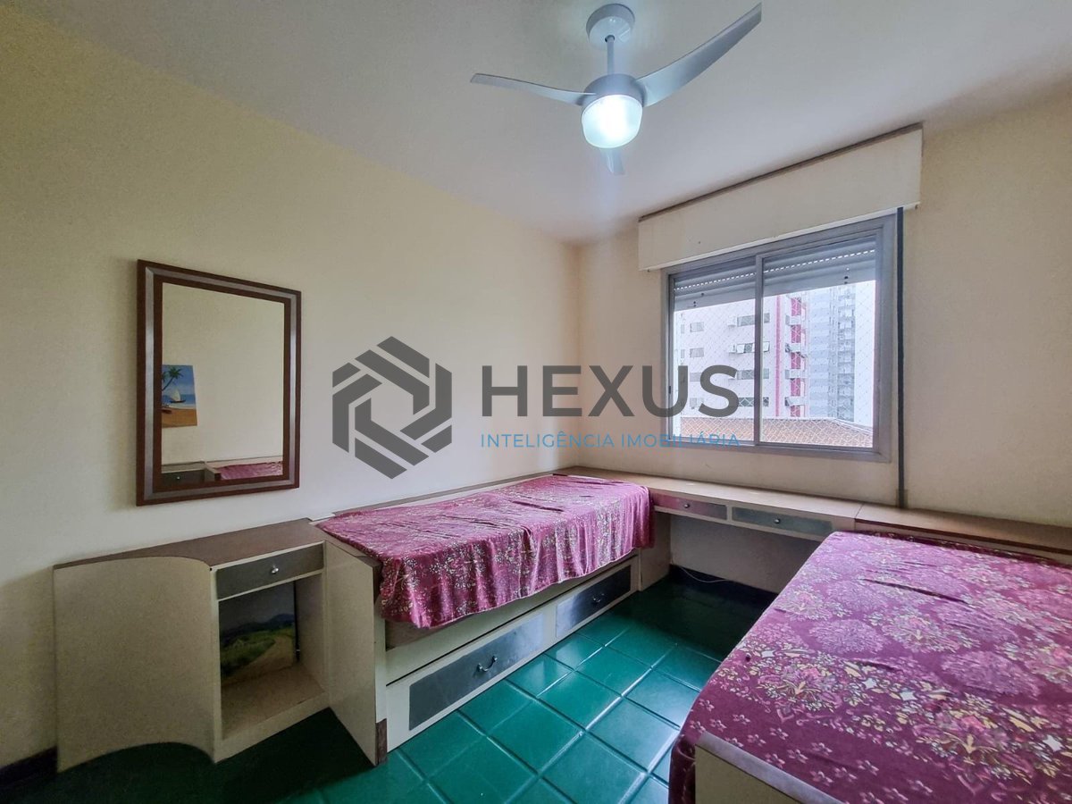 Foto 7 de Apartamento com varanda e lazer a uma quadra da Praia das Pitangueiras, Guaruja