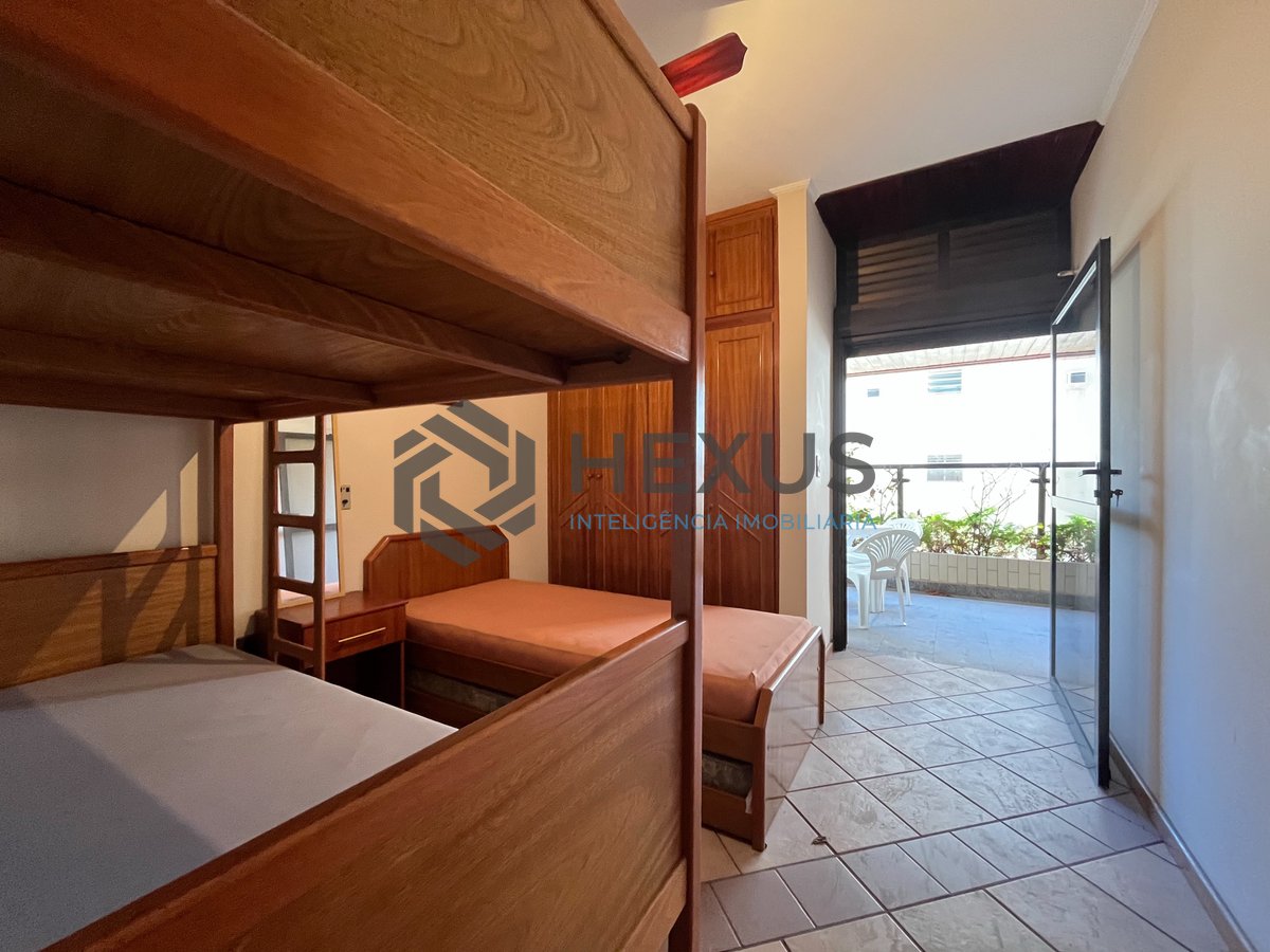 Foto 14 de Apartamento com varanda a duas quadras da Praia das Pitangueiras, Guaruja