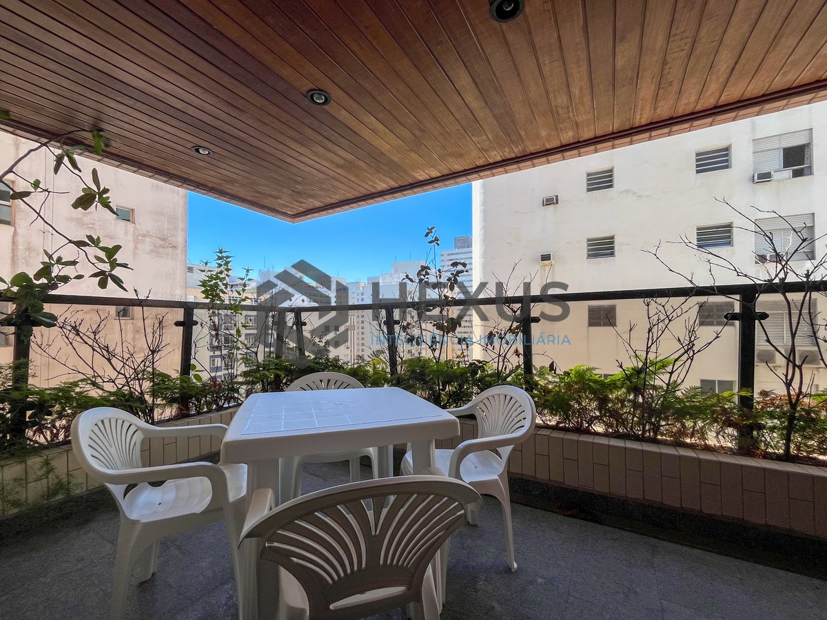 Foto 16 de Apartamento com varanda a duas quadras da Praia das Pitangueiras, Guaruja