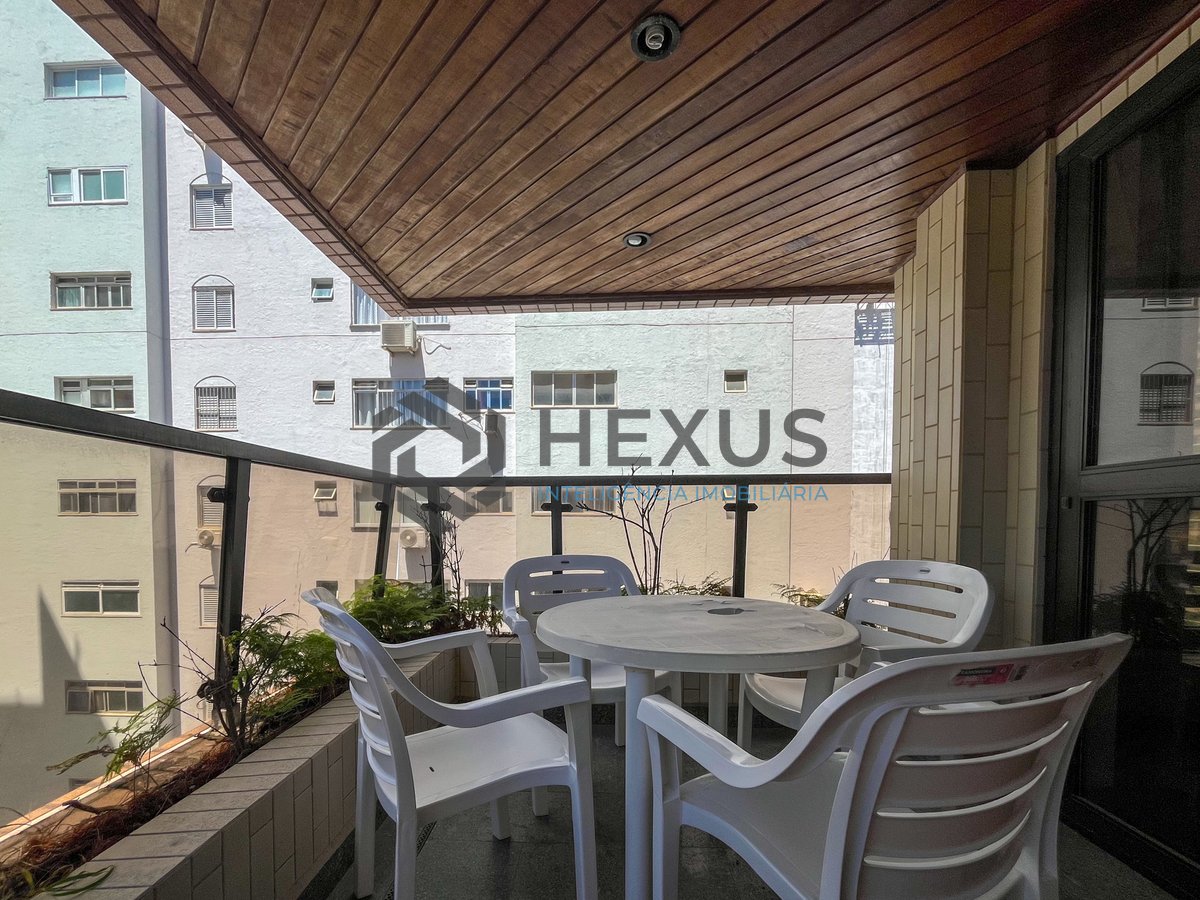 Foto 9 de Apartamento com varanda a duas quadras da Praia das Pitangueiras, Guaruja