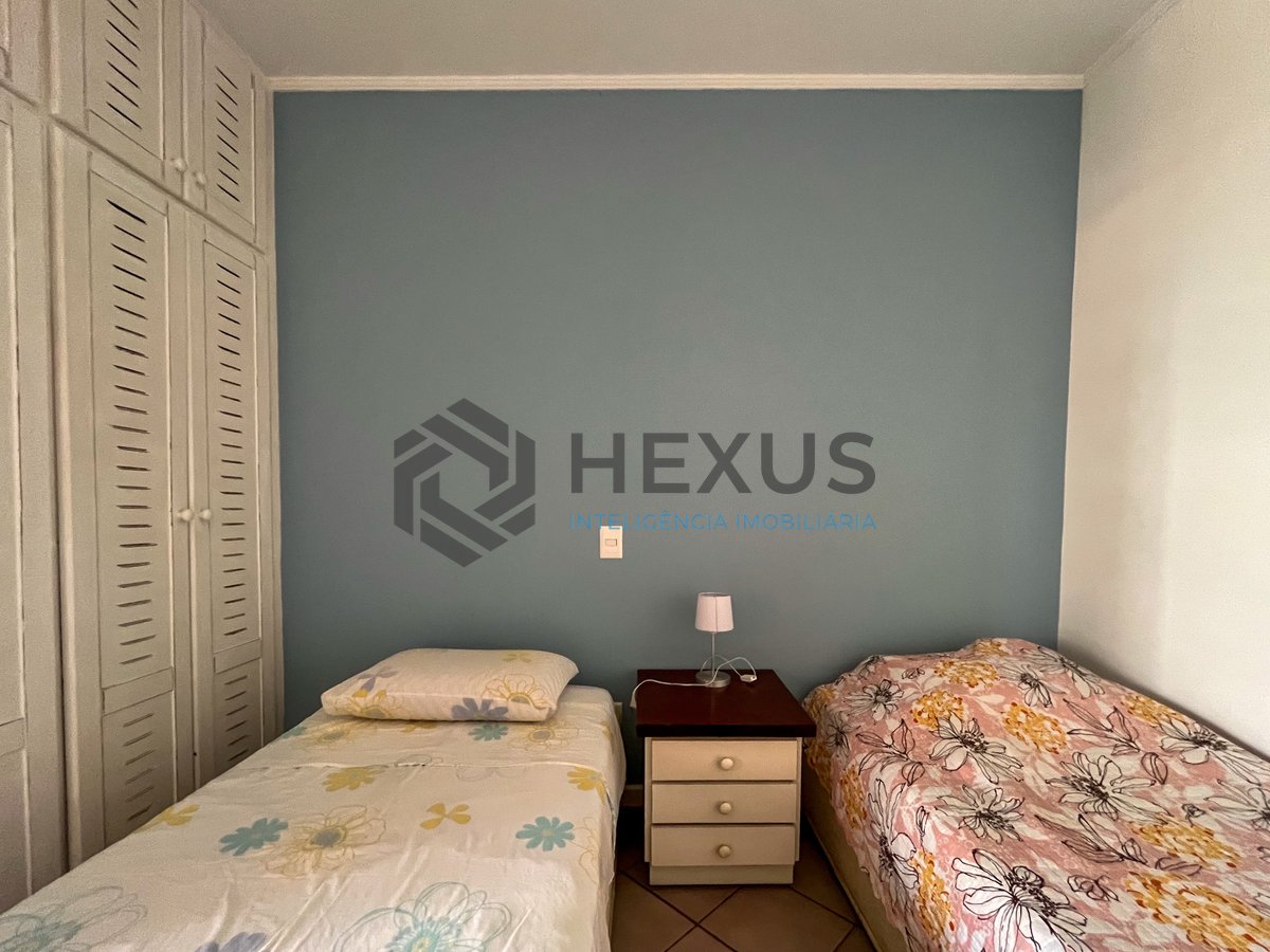 Foto 15 de Apartamento com varanda a duas quadras da Praia das Pitangueiras, Guaruja
