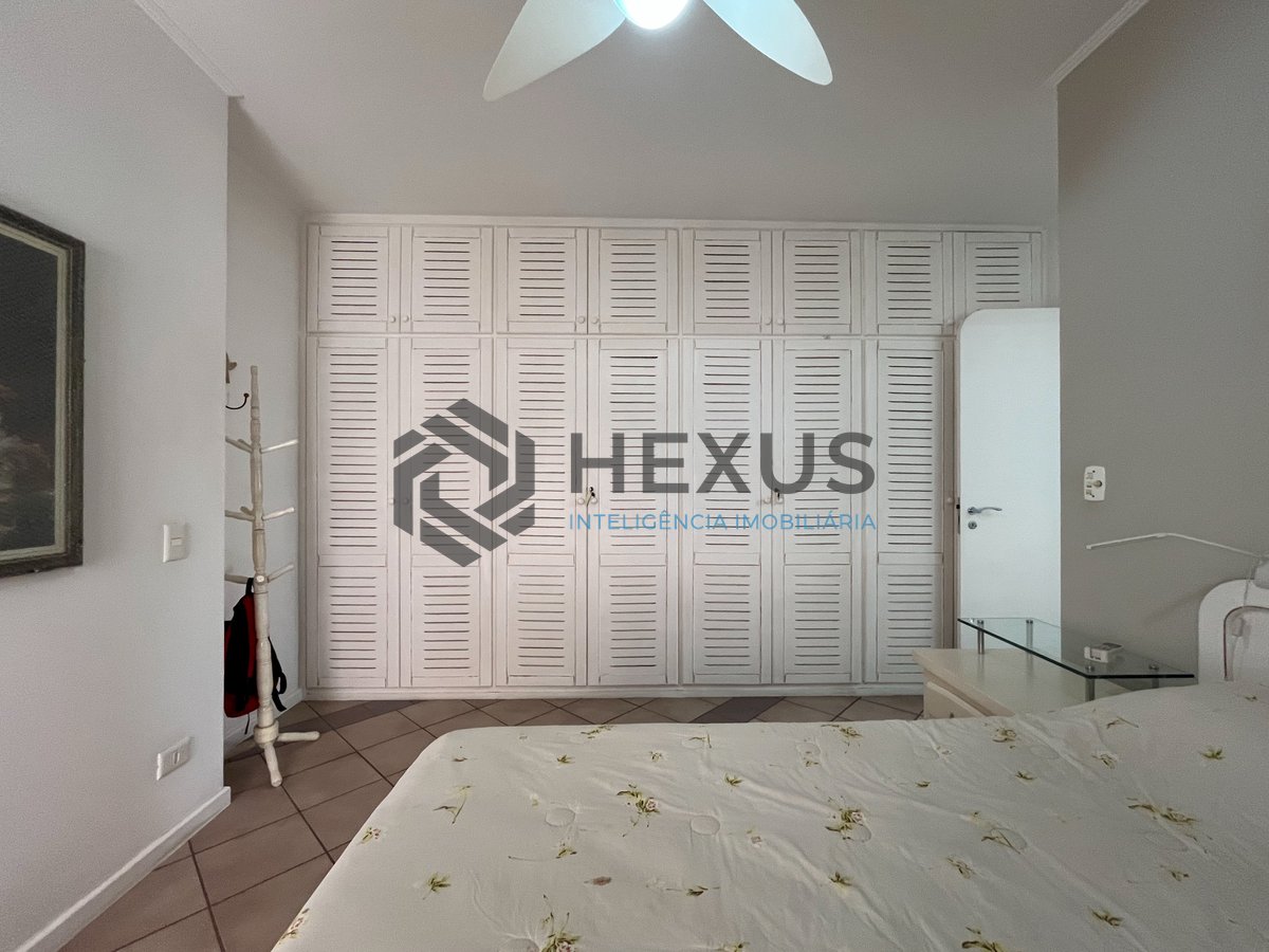 Foto 19 de Apartamento com varanda a duas quadras da Praia das Pitangueiras, Guaruja