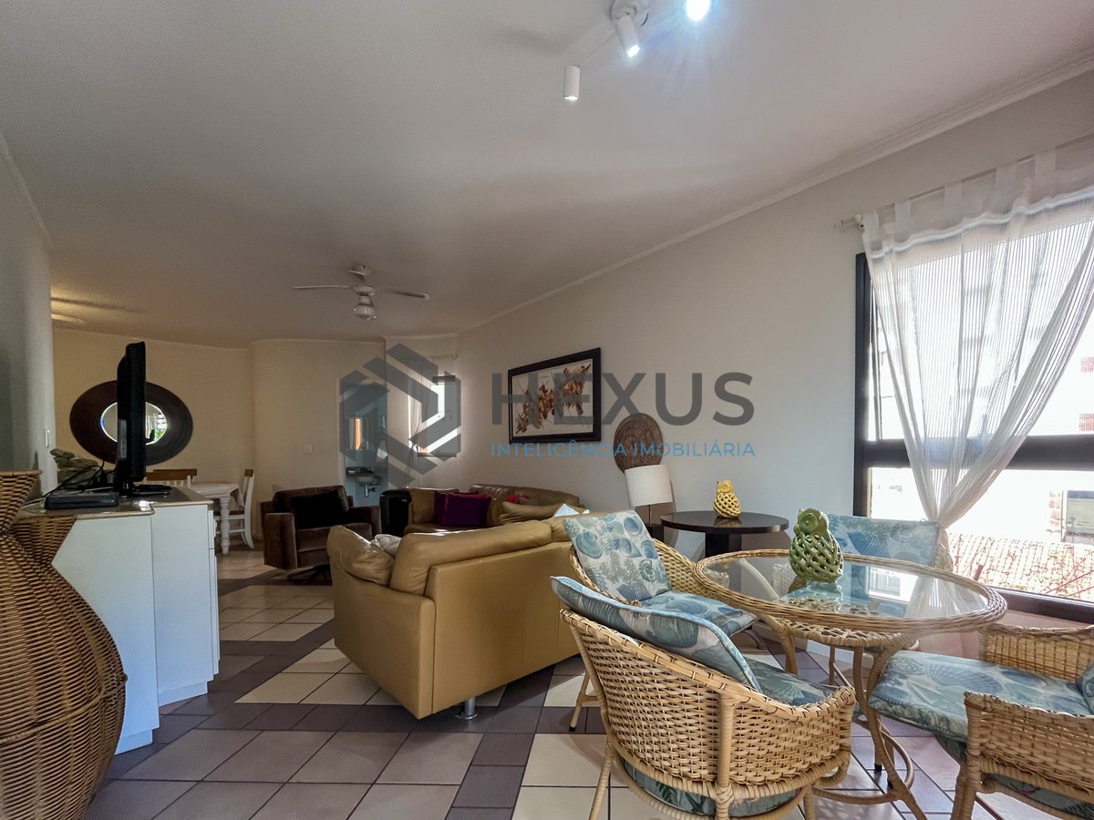 Foto 7 de Apartamento com varanda a duas quadras da Praia das Pitangueiras, Guaruja