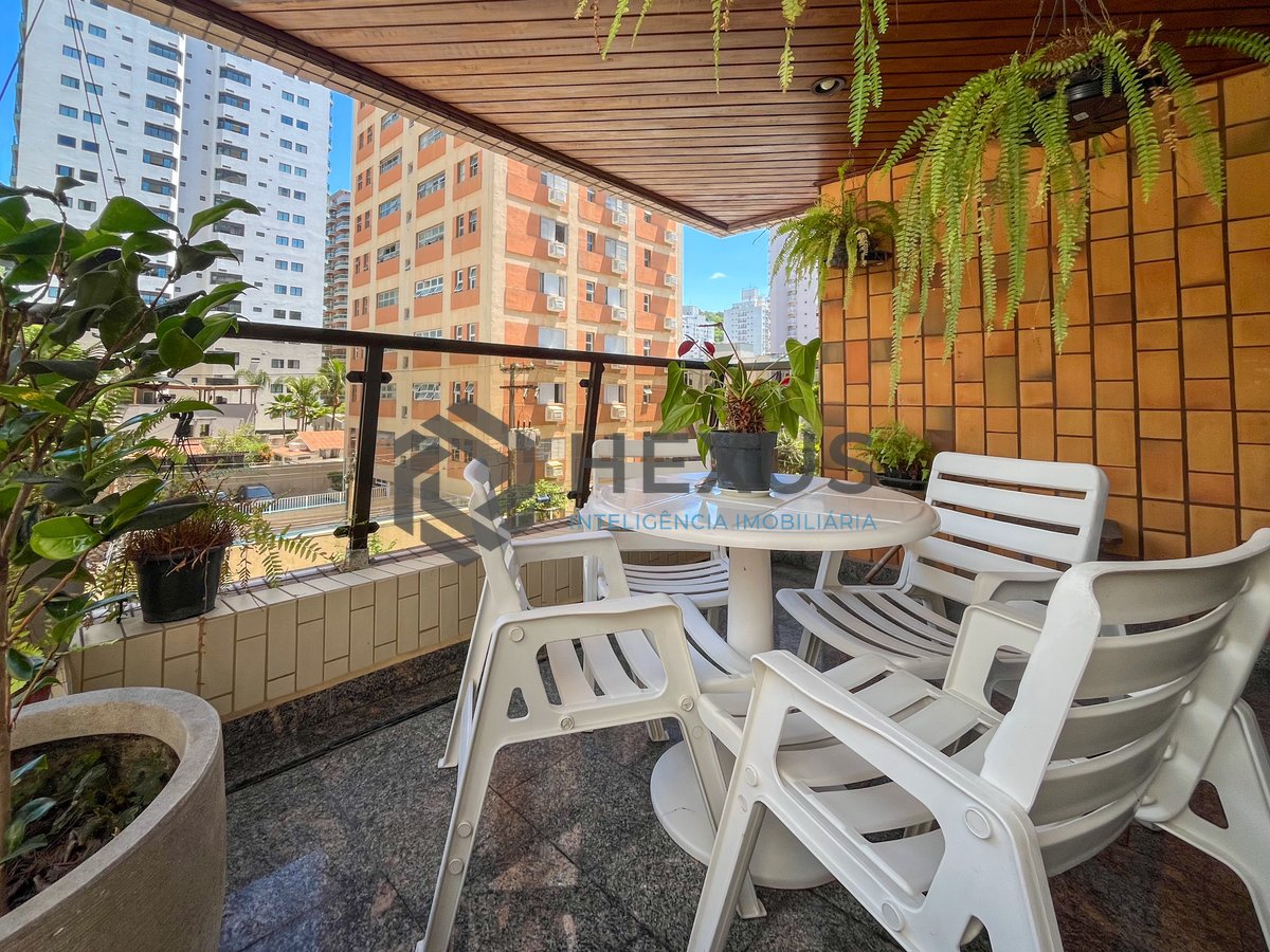Foto 9 de Apartamento com varanda a duas quadras da Praia das Pitangueiras, Guaruja
