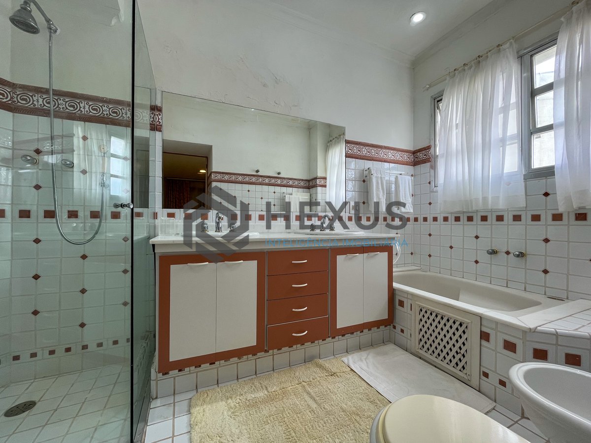 Foto 43 de Apartamento reformado frente mar na Praia das Pitangueiras, Guaruja