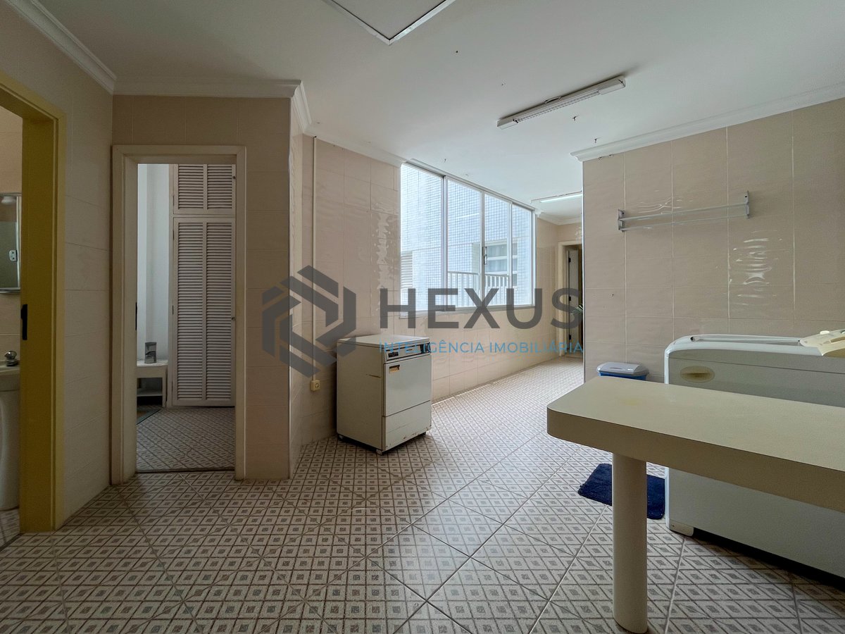 Foto 50 de Apartamento reformado frente mar na Praia das Pitangueiras, Guaruja