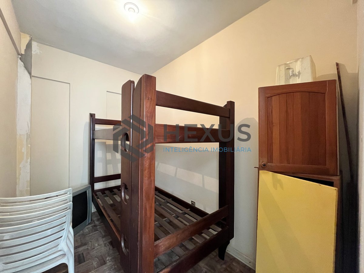 Foto 17 de Apartamento frente rua com varanda e vista livre na Praia das Pitangueiras, Guaruja