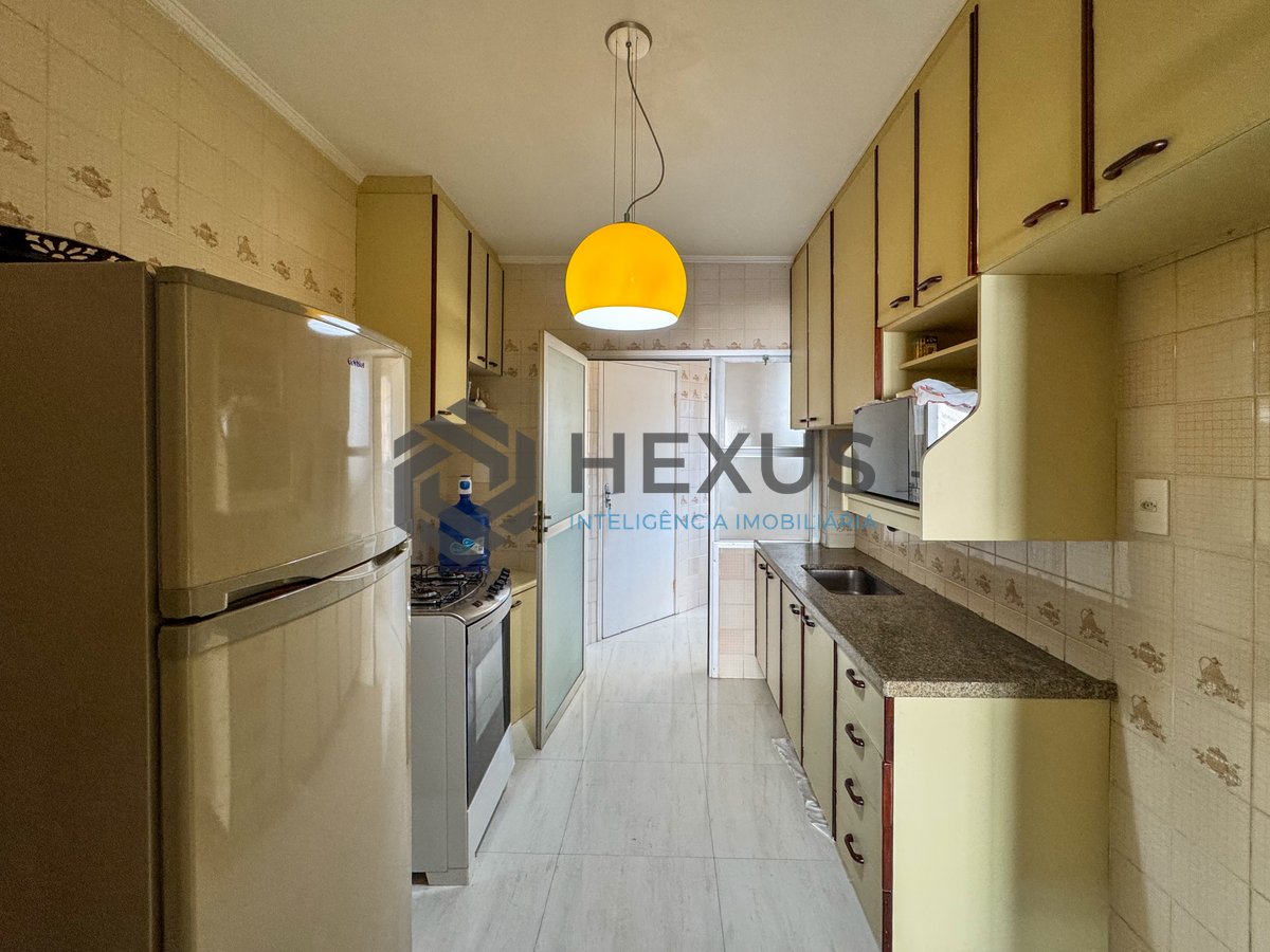 Foto 19 de Apartamento reformado com varanda vista mar e lazer a 80m da praia nas Pitangueiras, Guarujá