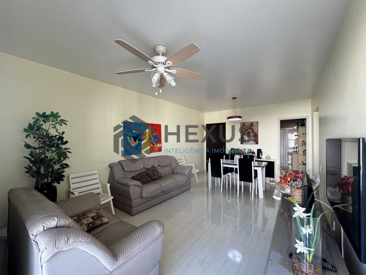 Foto 8 de Apartamento reformado com varanda vista mar e lazer a 80m da praia nas Pitangueiras, Guarujá