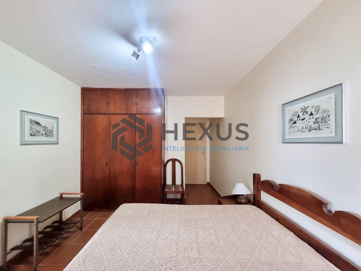 Foto 14 de Apartamento com varanda e lazer na quadra mar da Praia das Pitangueiras, Guaruja