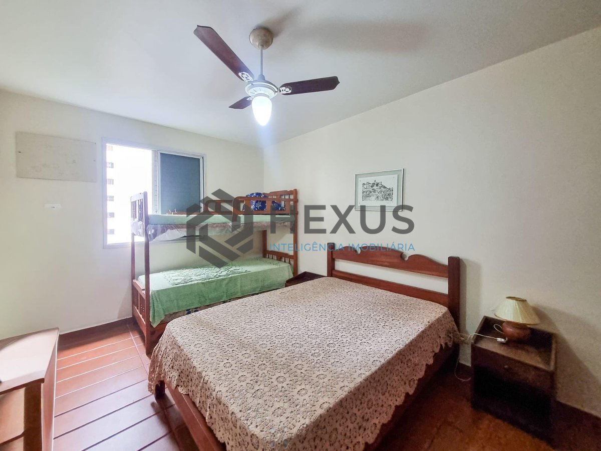 Foto 17 de Apartamento com varanda e lazer na quadra mar da Praia das Pitangueiras, Guaruja