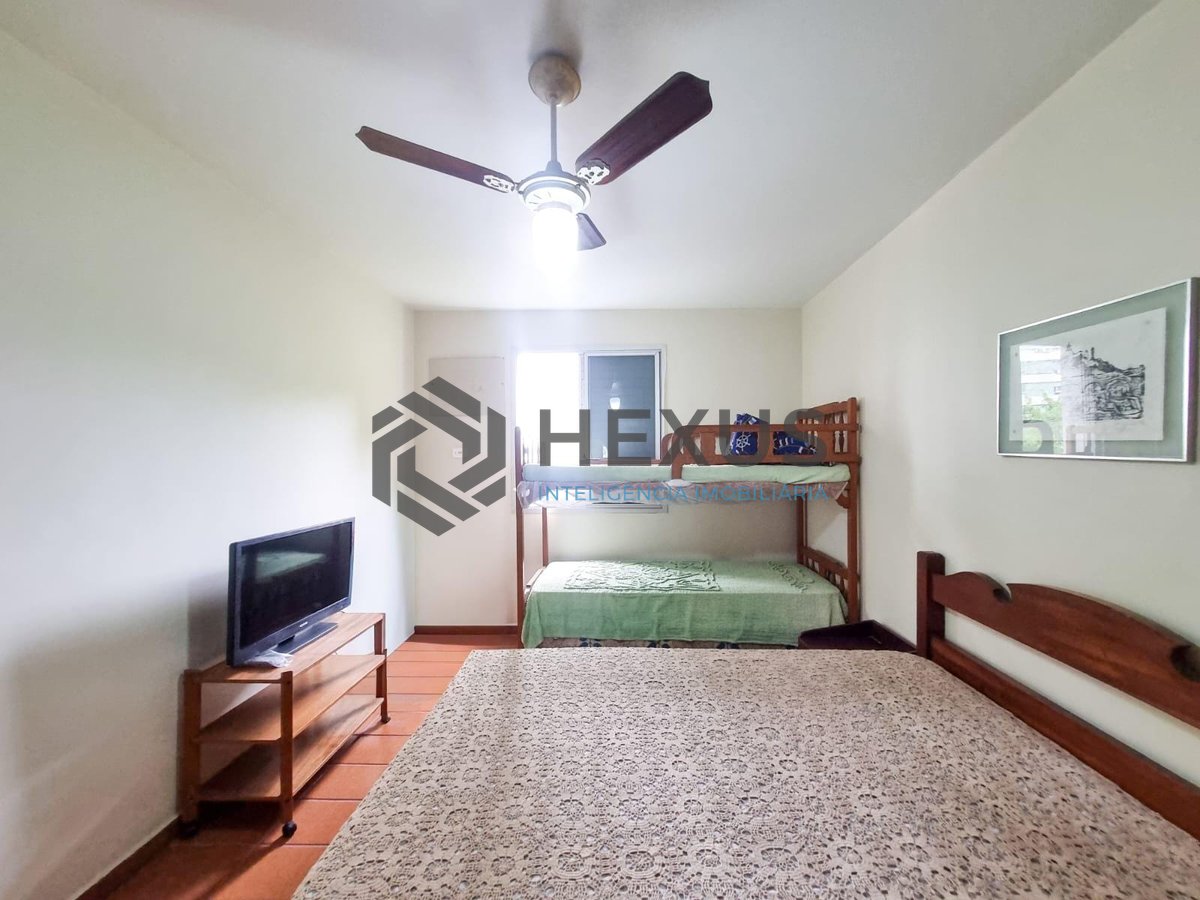 Foto 18 de Apartamento com varanda e lazer na quadra mar da Praia das Pitangueiras, Guaruja