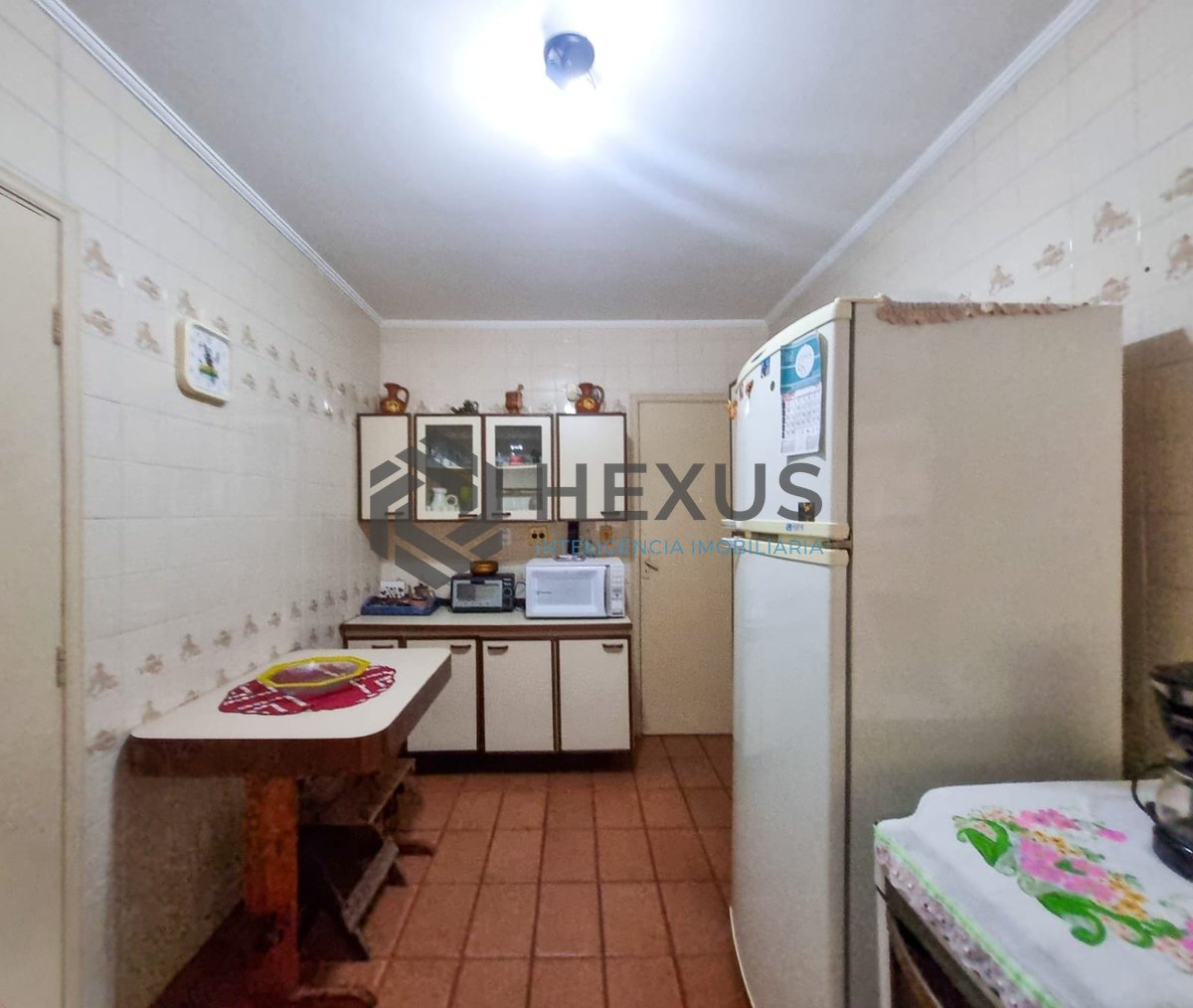 Foto 23 de Apartamento com varanda e lazer na quadra mar da Praia das Pitangueiras, Guaruja