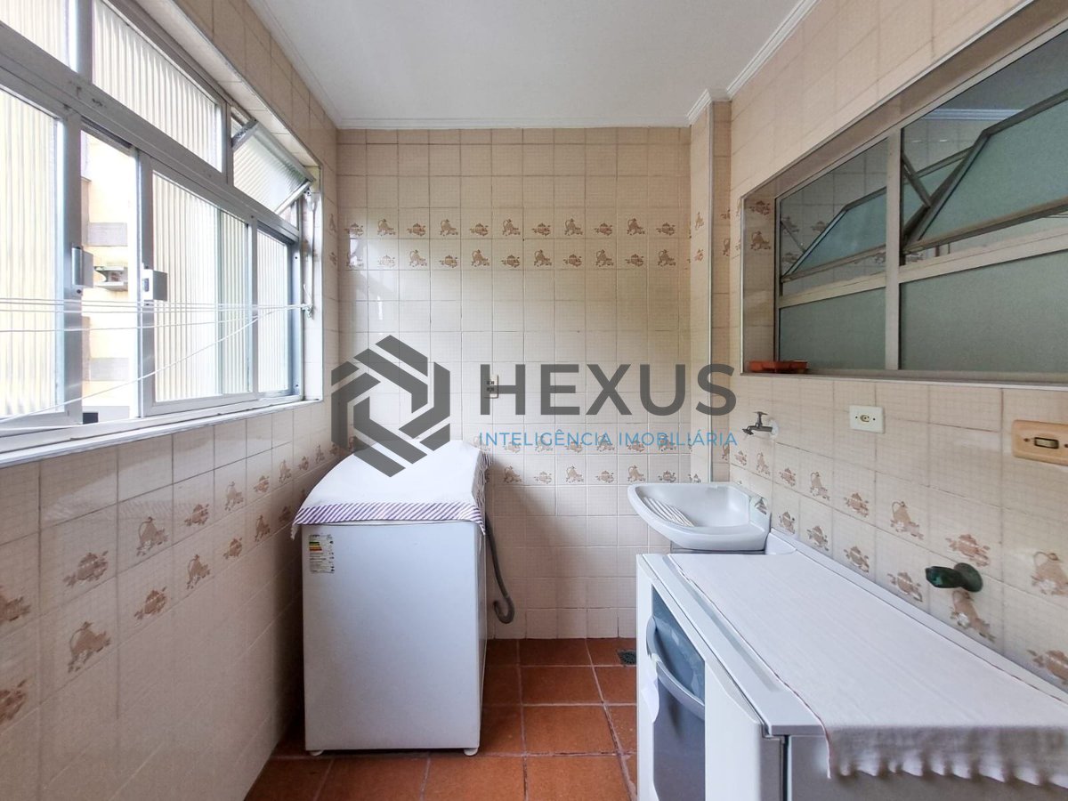 Foto 25 de Apartamento com varanda e lazer na quadra mar da Praia das Pitangueiras, Guaruja