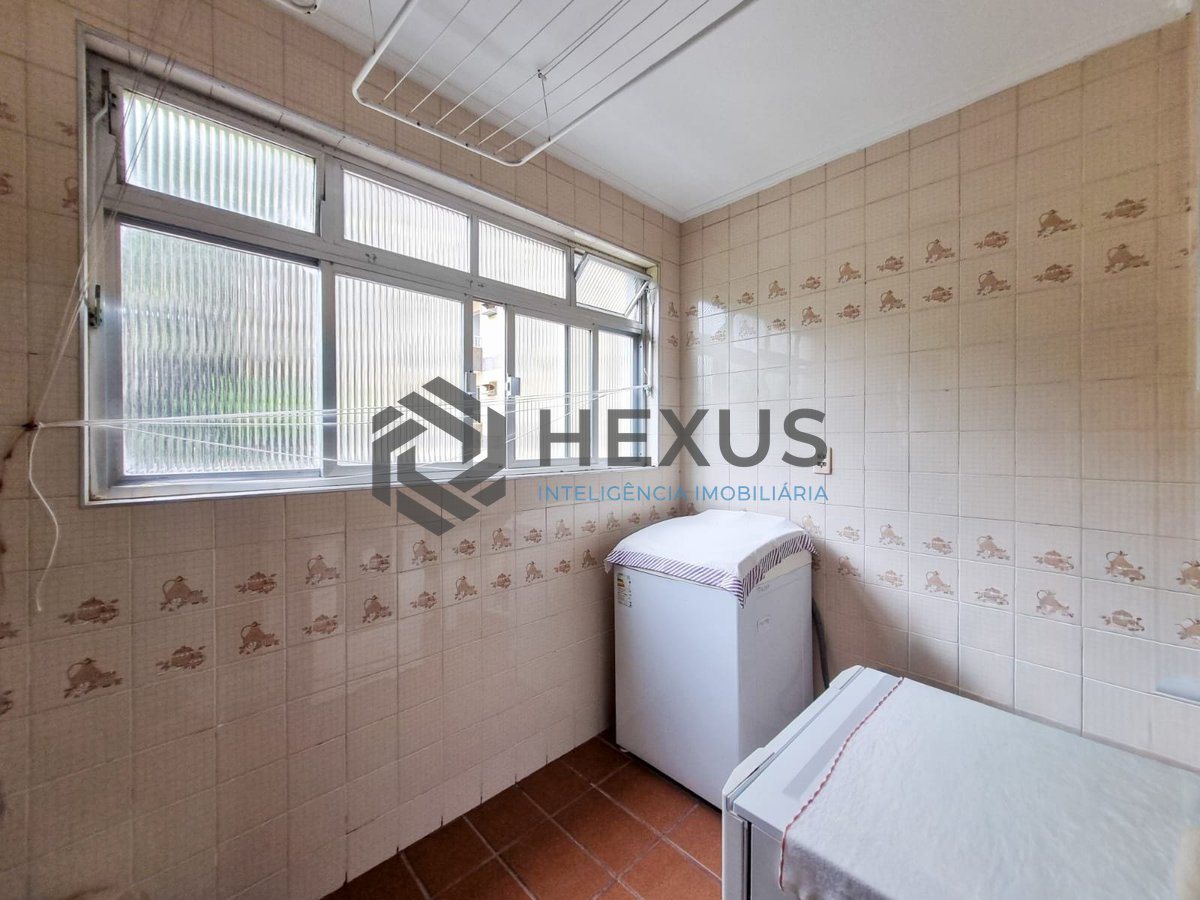 Foto 26 de Apartamento com varanda e lazer na quadra mar da Praia das Pitangueiras, Guaruja