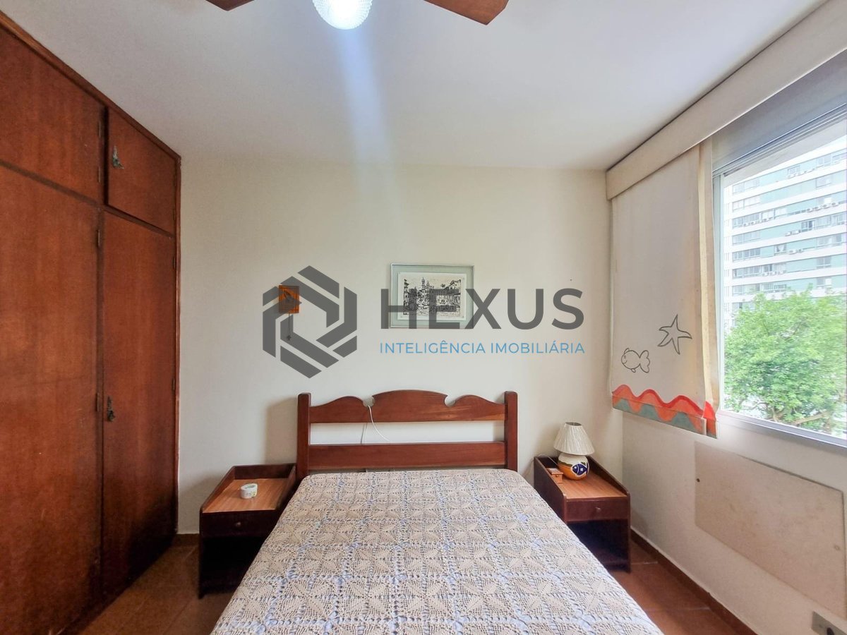 Foto 8 de Apartamento com varanda e lazer na quadra mar da Praia das Pitangueiras, Guaruja