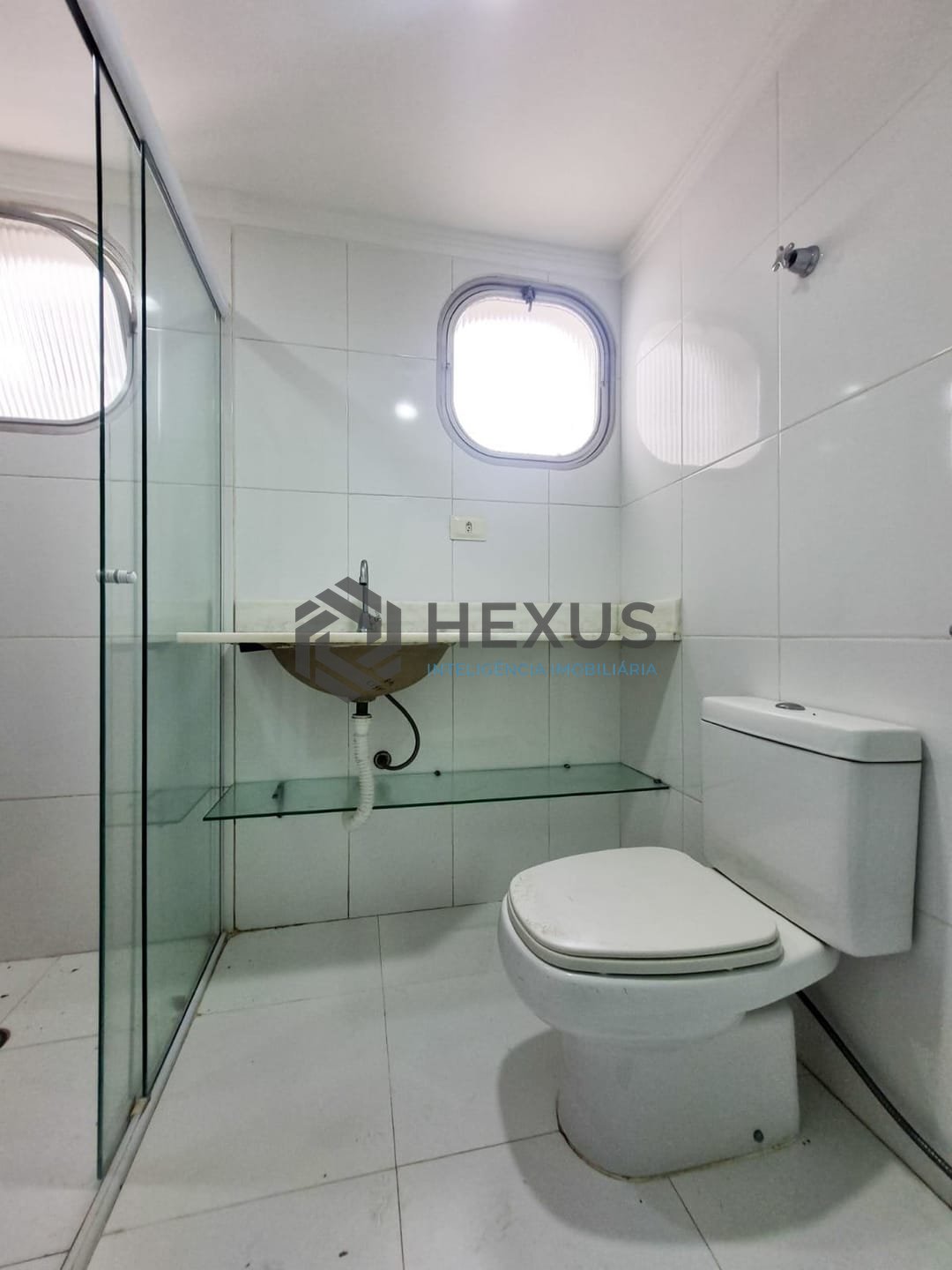 Foto 18 de Apartamento com varanda na Praia das Pitangueiras, Guaruja