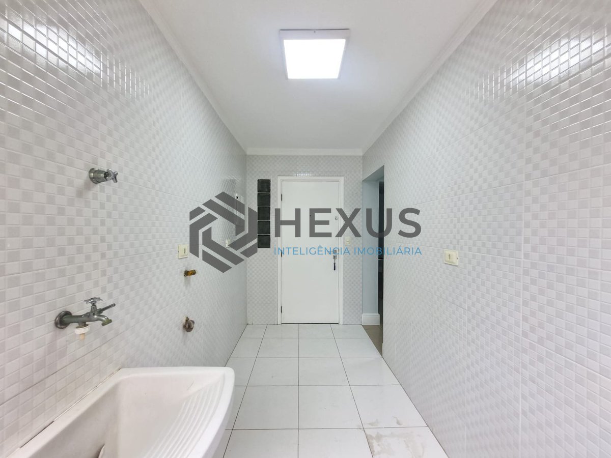 Foto 30 de Apartamento com varanda na Praia das Pitangueiras, Guaruja