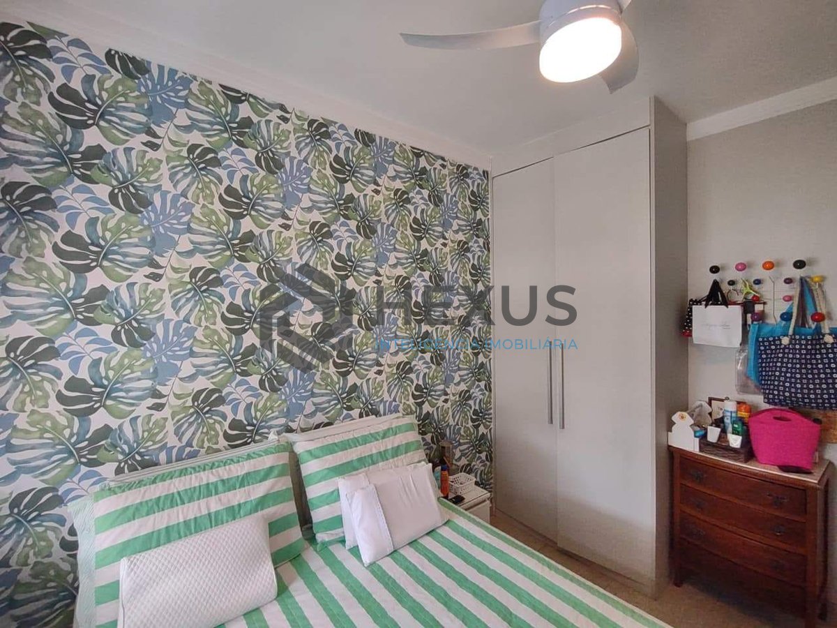 Foto 13 de Apartamento com varanda e lazer na Praia da Enseada, Guaruja