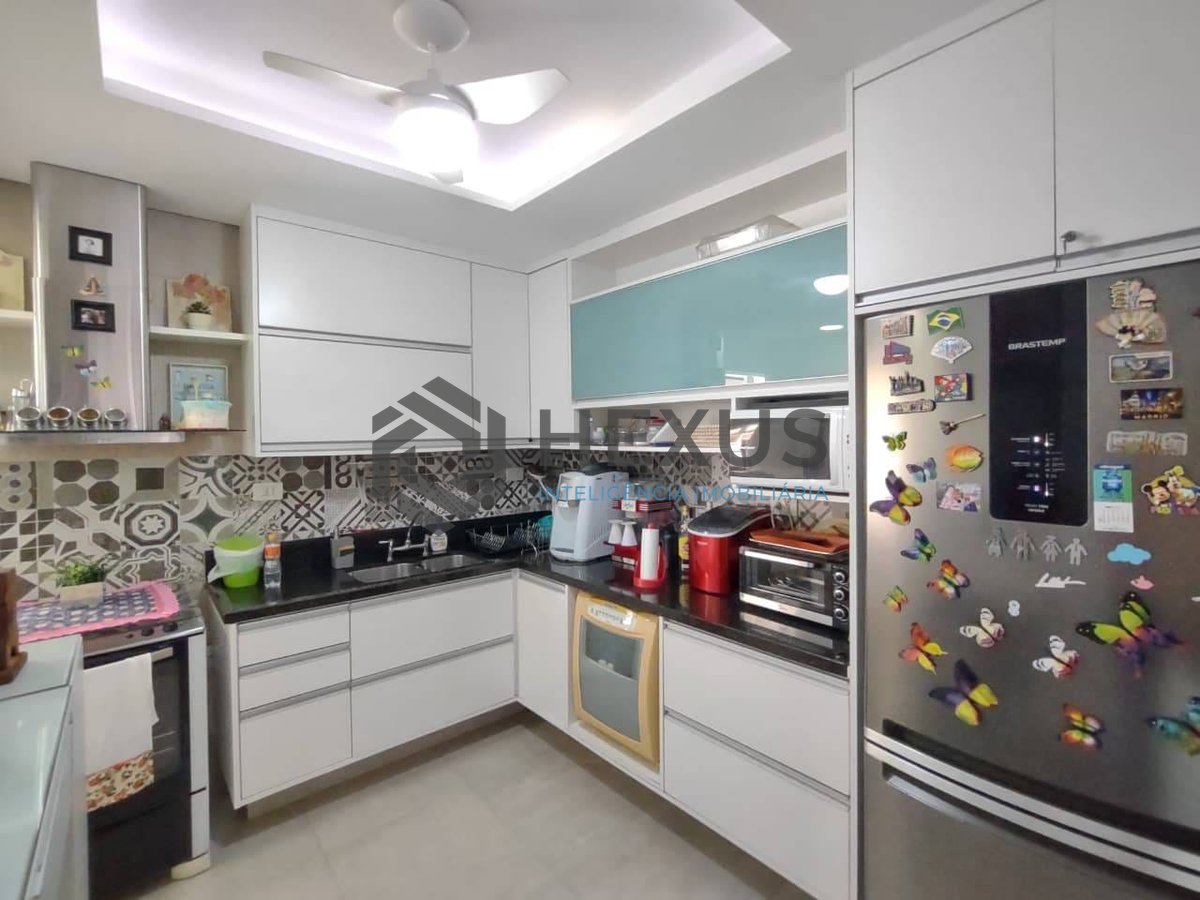 Foto 15 de Apartamento com varanda e lazer na Praia da Enseada, Guaruja