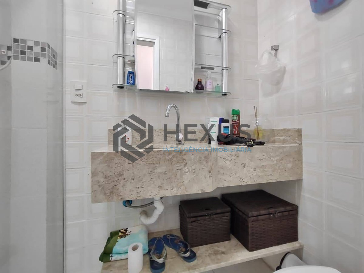 Foto 19 de Apartamento com varanda e lazer na Praia da Enseada, Guaruja