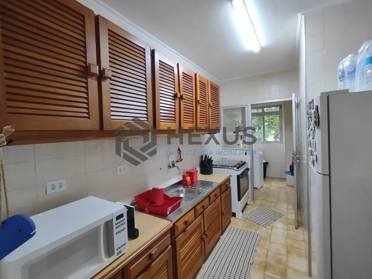 Foto 13 de Apartamento com varanda na Praia da Enseada, Guaruja