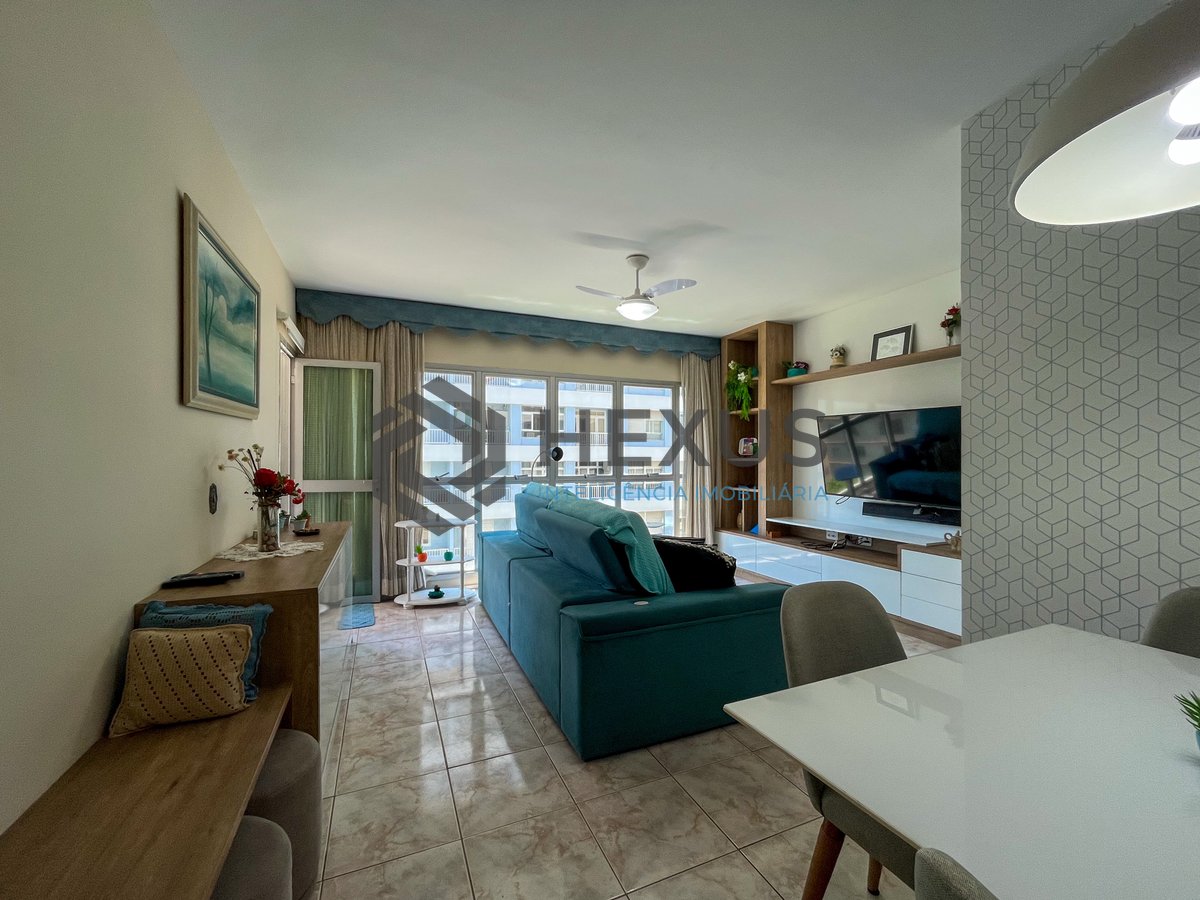 Foto 2 de Apartamento com varanda, vista mar e lazer na quadra mar da Praia das Pitangueiras, Guaruja