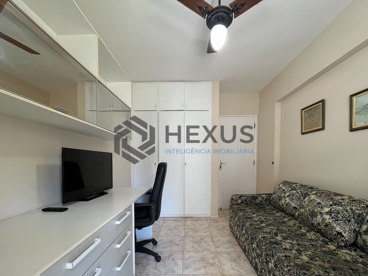 Foto 13 de Apartamento com varanda, vista mar e lazer na quadra mar da Praia das Pitangueiras, Guaruja