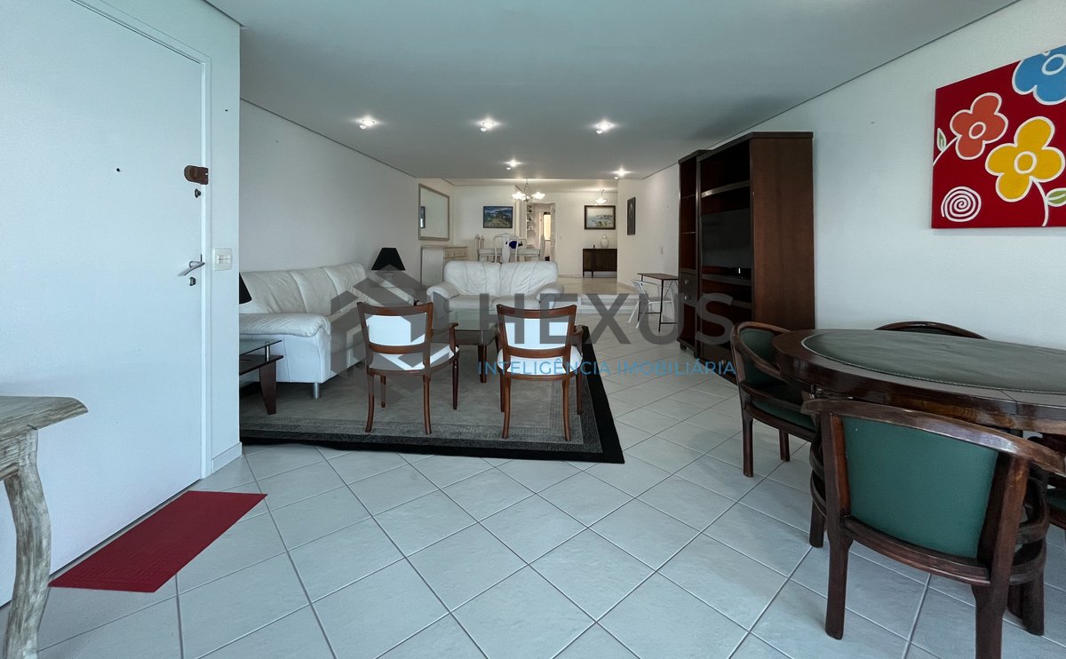 Foto 9 de Apartamento frente mar com varanda gourmet e lazer na Praia das Pitangueiras, Guaruja