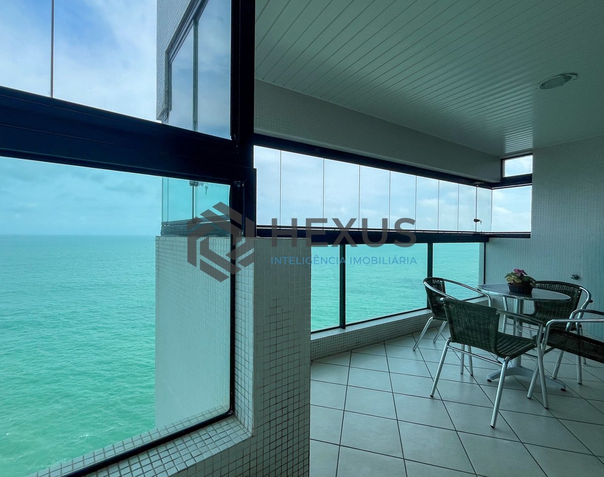 Foto 13 de Apartamento frente mar com varanda gourmet e lazer completo na Praia das Pitangueiras, Guaruja